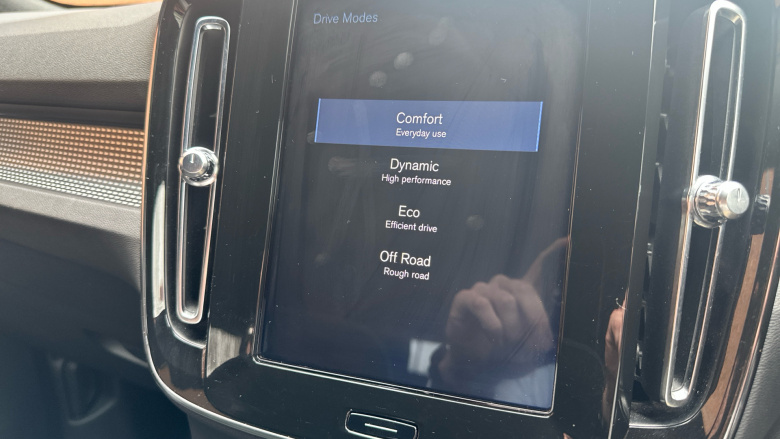 Volvo Xc40 2.0 D4 [190] R DESIGN 5dr AWD Geartronic Diesel Estate